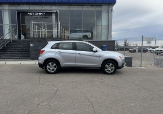 Подержанный автомобиль Mitsubishi ASX 2011 года (4 фото)