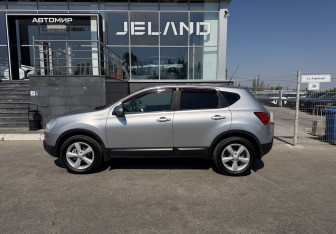 Подержанный автомобиль Nissan Qashqai 2008 года (8 фото)