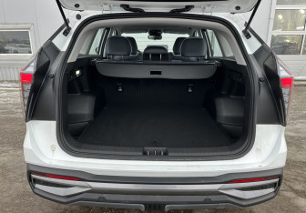 Подержанный автомобиль Geely Atlas 2024 года (15 фото)