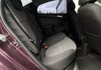 Подержанный автомобиль Hyundai Solaris Sedan 2011 года (12 фото)