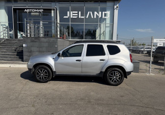 Подержанный автомобиль Renault Duster 2012 года (8 фото)