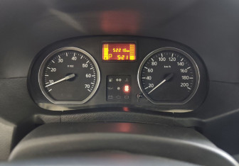 Подержанный автомобиль Nissan Terrano 2014 года (9 фото)