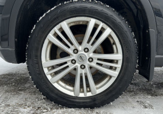 Подержанный автомобиль Nissan X-Trail 2013 года (15 фото)