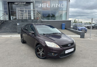 Подержанный автомобиль Ford Focus Hatchback 2009 года (3 фото)