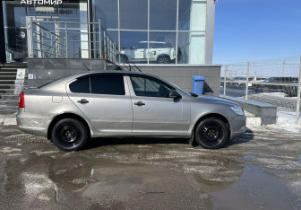 Подержанный автомобиль Skoda Octavia Liftback 2012 года (4 фото)