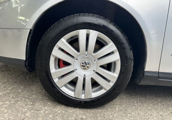 Подержанный автомобиль Volkswagen Passat Sedan 2008 года (15 фото)