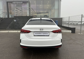 Подержанный автомобиль Hyundai Solaris Sedan 2022 года (6 фото)