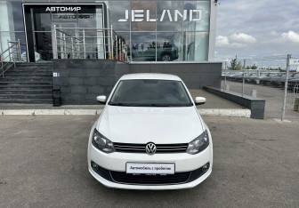 Подержанный автомобиль Volkswagen Polo Sedan 2012 года (2 фото)