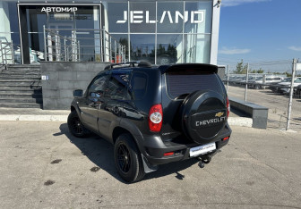 Подержанный автомобиль Chevrolet Niva 2012 года (7 фото)
