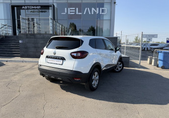 Подержанный автомобиль Renault Kaptur 2021 года (5 фото)