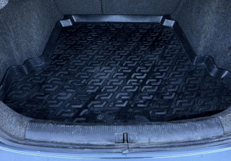 Подержанный автомобиль Volkswagen Jetta Sedan 2009 года (13 фото)