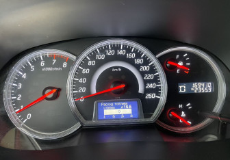Подержанный автомобиль Nissan Teana 2012 года (9 фото)