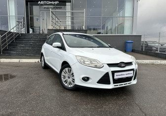 Подержанный автомобиль Ford Focus Hatchback 2012 года (3 фото)