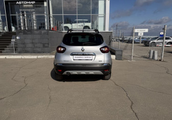 Подержанный автомобиль Renault Kaptur 2019 года (6 фото)