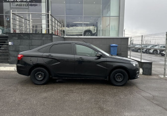 Подержанный автомобиль LADA (ВАЗ) Vesta Sedan 2017 года (4 фото)