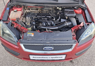 Подержанный автомобиль Ford Focus Hatchback 2007 года (14 фото)