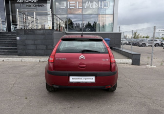 Подержанный автомобиль Citroen C4 Hatchback 2010 года (6 фото)