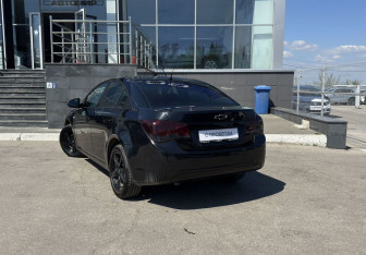 Подержанный автомобиль Chevrolet Cruze Sedan 2013 года (7 фото)