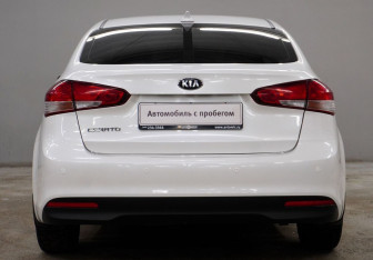 Подержанный автомобиль Kia Cerato Sedan 2019 года (6 фото)