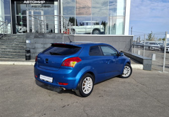 Подержанный автомобиль Kia Ceed Hatchback 2011 года (5 фото)