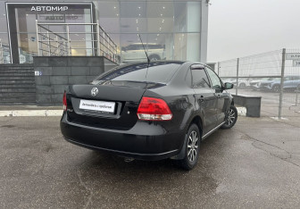 Подержанный автомобиль Volkswagen Polo Sedan 2012 года (5 фото)