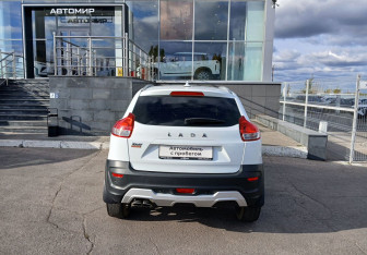 Подержанный автомобиль LADA (ВАЗ) XRAY 2019 года (6 фото)