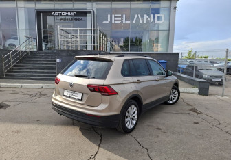 Подержанный автомобиль Volkswagen Tiguan 2019 года (5 фото)