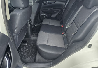 Подержанный автомобиль Nissan Qashqai 2014 года (12 фото)