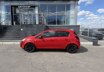 Подержанный автомобиль Opel Corsa 2011 года (8 фото)