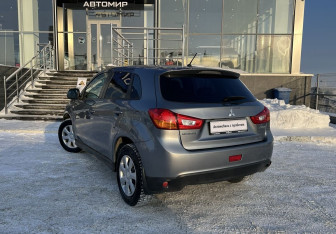 Подержанный автомобиль Mitsubishi ASX 2014 года (7 фото)