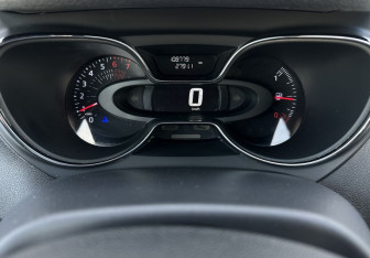 Подержанный автомобиль Renault Kaptur 2017 года (9 фото)