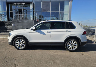 Подержанный автомобиль Volkswagen Tiguan 2018 года (8 фото)