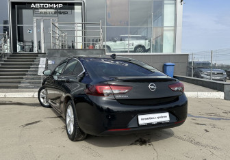 Подержанный автомобиль Opel Insignia Liftback 2018 года (7 фото)