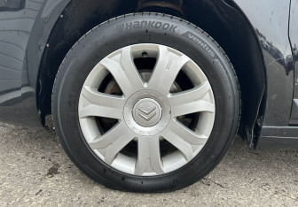 Подержанный автомобиль Citroen C4 Hatchback 2010 года (15 фото)