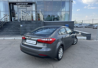 Подержанный автомобиль Kia Cerato Sedan 2013 года (5 фото)