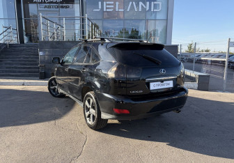 Подержанный автомобиль Lexus RX 2005 года (7 фото)