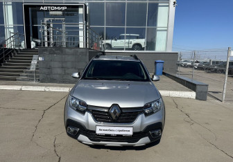 Подержанный автомобиль Renault Sandero 2020 года (2 фото)