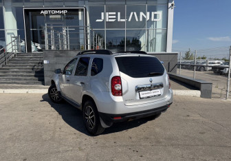 Подержанный автомобиль Renault Duster 2012 года (7 фото)
