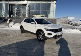 Подержанный автомобиль Volkswagen T-Roc 2019 года (3 фото)