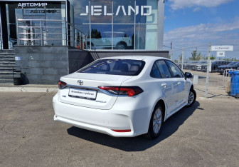 Подержанный автомобиль Toyota Corolla Sedan 2021 года (5 фото)
