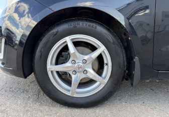 Подержанный автомобиль Kia Rio Sedan 2012 года (14 фото)