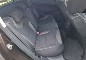 Подержанный автомобиль Peugeot 308 Hatchback 2012 года (12 фото)