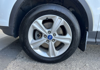 Подержанный автомобиль Ford Kuga 2016 года (14 фото)