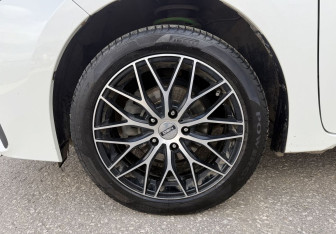 Подержанный автомобиль Toyota Corolla Sedan 2017 года (14 фото)