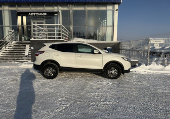 Подержанный автомобиль Nissan Qashqai 2014 года (4 фото)