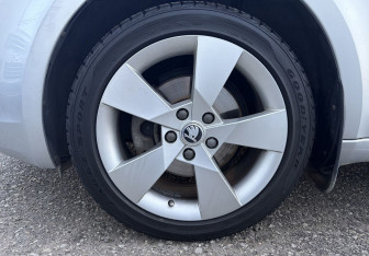 Подержанный автомобиль Skoda Octavia Liftback 2014 года (15 фото)
