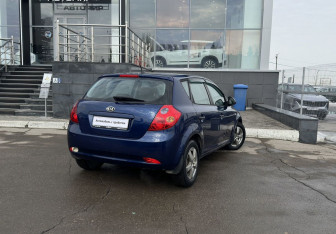 Подержанный автомобиль Kia Ceed Hatchback 2007 года (5 фото)