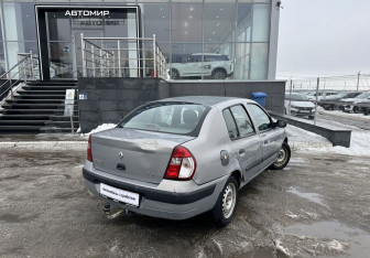 Подержанный автомобиль Renault Symbol 2005 года (5 фото)