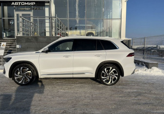 Подержанный автомобиль Geely Monjaro 2025 года (8 фото)