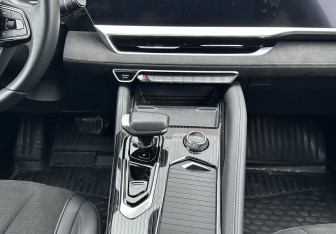 Подержанный автомобиль Geely Monjaro 2024 года (11 фото)